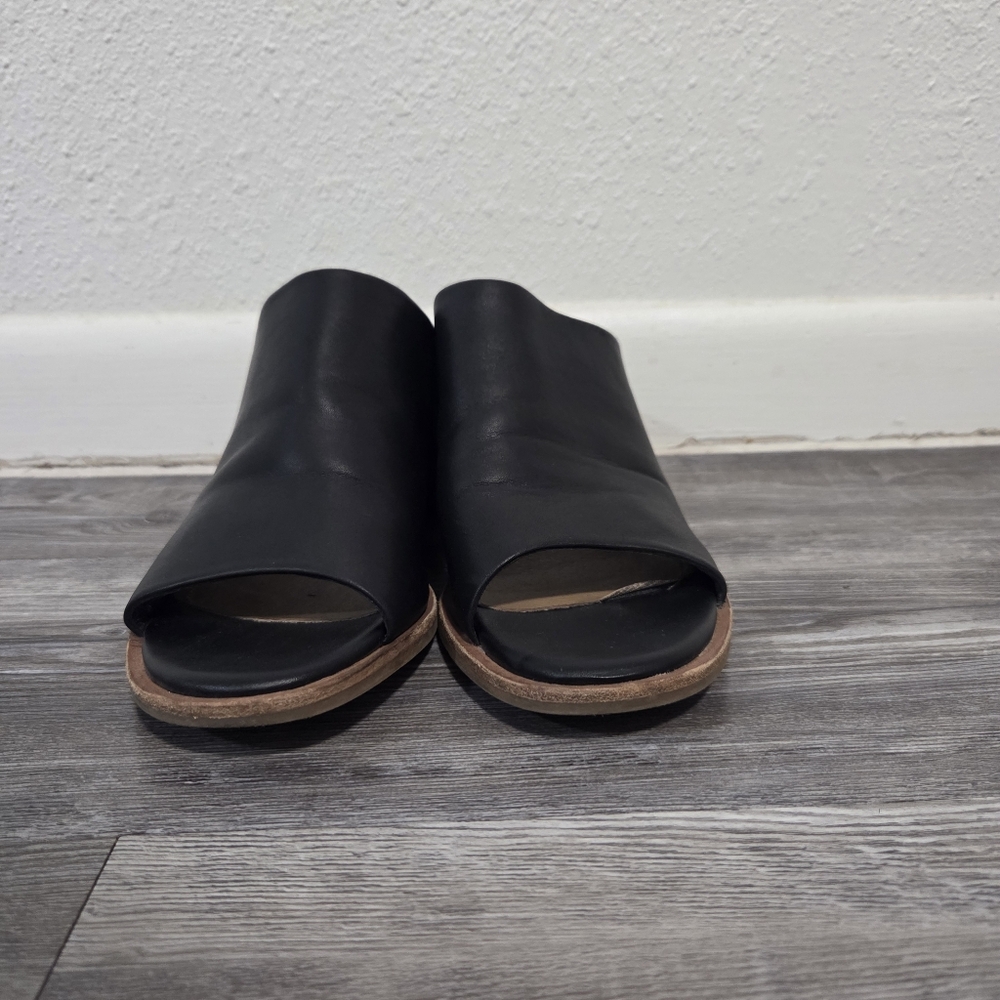 Sofft Women's Aneesa Leather Peep Toe Slip On  sz 9.5